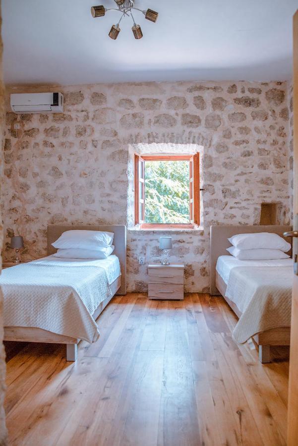 Guesthouse Mrshe Palace Пераст Екстер'єр фото