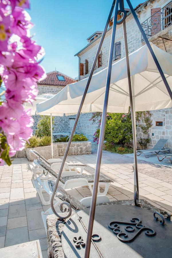 Guesthouse Mrshe Palace Пераст Екстер'єр фото